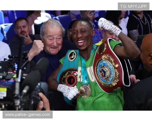 九年宿命对决拳击场上卡灵顿与维瓦斯的坚持传奇故事再度上演之战