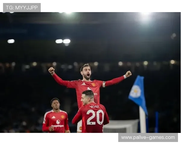 打满全场挺身主罚制胜点球B费晒肩扛奖杯照彰显核心担当气场十足